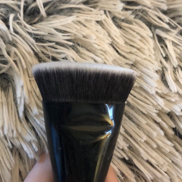 Elf makeup brush - Picture 2 of 3